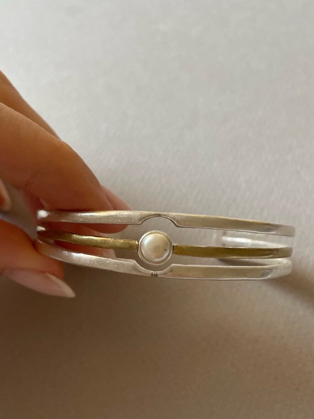 Elegant Silver Cuff Bracelet M351